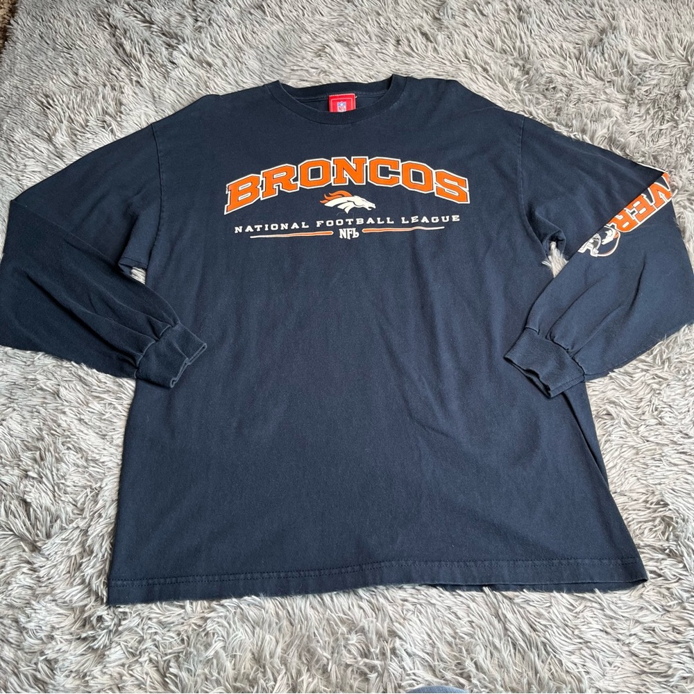 Denver Broncos Football Tshirt Mens XL Long Sleeve NFL Blue Orange